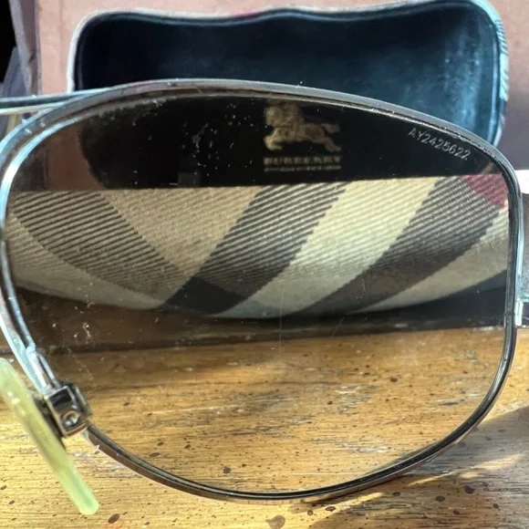 Burberry BE3020M Aviator Sunglasses – Nova Check – Made in Italy - Picture 5 of 6